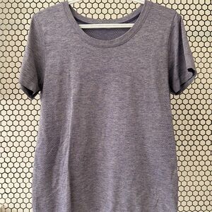 Lululemon Swiftly Relaxed Top Hip Length Heathered Purple